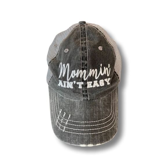 “Mommin’ Ain’t Easy” Embroidered Gray Trucker Cap • OSFM - Picture 6 of 10